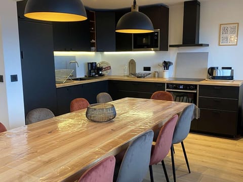 Appartement spacieux 5 pièces pour 10 pers à L'Alpe d'Huez, proche pistes et commerces - FR-1-405-347 Apartment in Huez