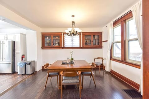 Charming 3BR Century Home in Downtown Barrie Maison in Barrie
