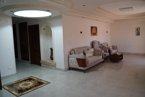 Huazhu Guesthouse--华住驿家酒店 Location de vacances in New Cairo City