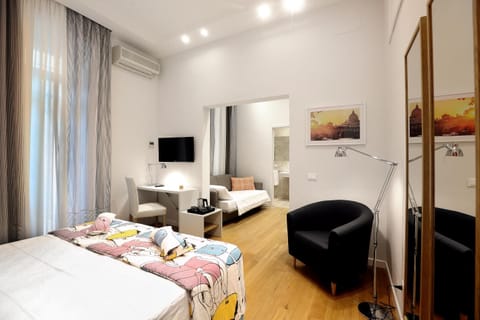 Sofia's Suites Guesthouse Bed and Breakfast in Rome
