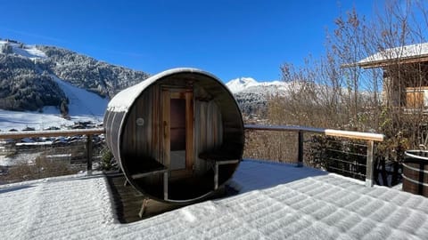 Day, Natural landscape, Winter, Sauna, View (from property/room), Balcony/Terrace, Spa and wellness centre/facilities, Mountain view