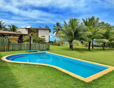 4 suítes Pertíssimo do Mar no Condomínio Porto das Baleias em Praia do Forte House in Praia do Forte