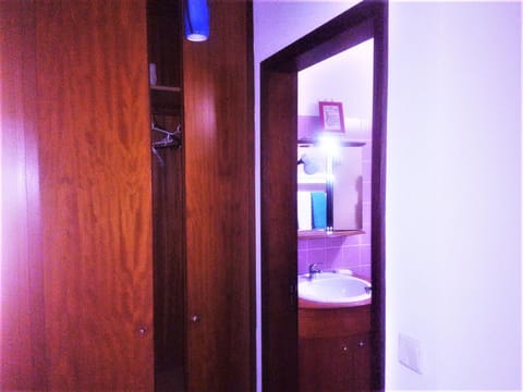 Bathroom, Photo of the whole room, wardrobe