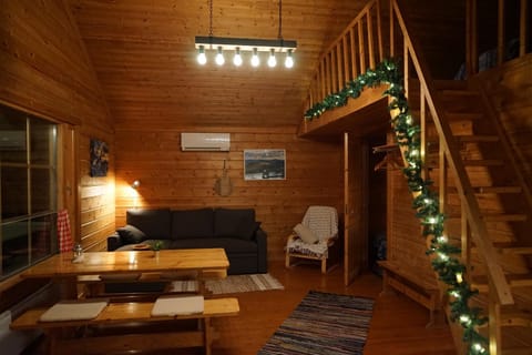 Muotkan Ruoktu Tunturikyla House in Lapland