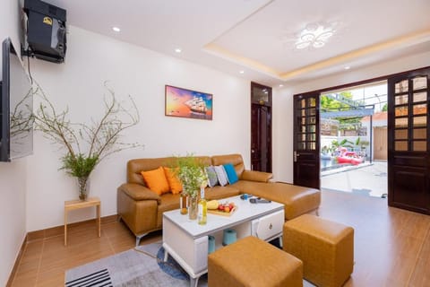 Villa 91 VTS - Gần Biển Thùy Vân - Sân Rộng Đãi Tiệc - BIDA - KARAOKE FREE Villa in Vung Tau