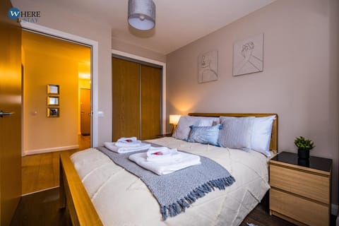 Stylish 3 Bed Apartment Aberdeen Condo in Aberdeen