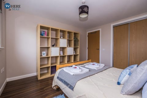 Stylish 3 Bed Apartment Aberdeen Condo in Aberdeen