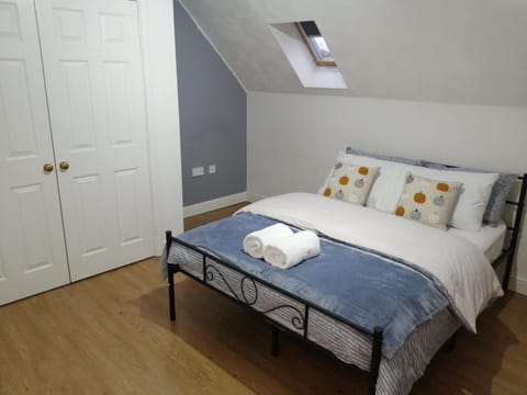 Eagle Way Apartment Bed and Breakfast in Huntingdonshire District