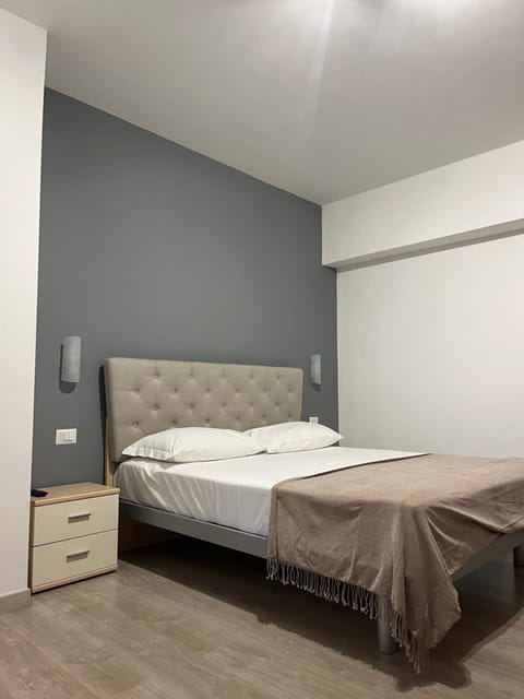 Bella Vita Guesthouse -parcheggio privato interno Bed and Breakfast in Arona