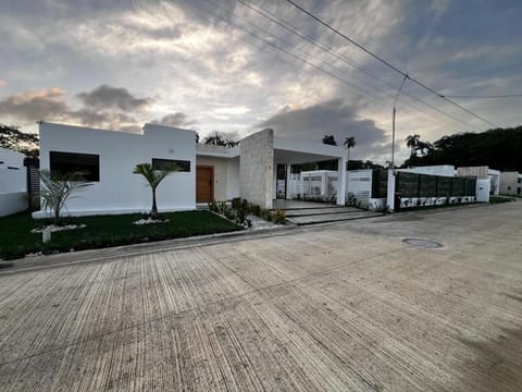 Property building, Street view