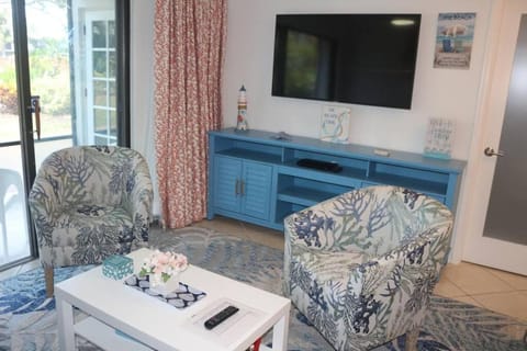 Park Shore Resort Beautiful Oversized 2 Bed 2Bath Apartment in Naples