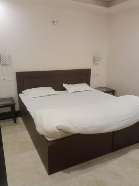 3 BR apartment Condo in Varanasi