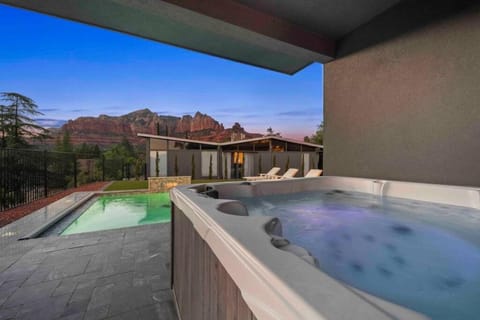 Ultimate uptown home with Epic views heated Pool and Hottub House in Sedona