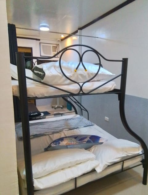 Bed, Photo of the whole room, Bedroom, bunk bed