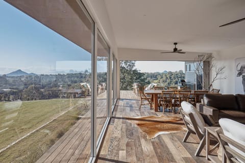 Betty - Black Mountain House House in Black Mountain