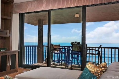 Romantic Luxury Beachfront Getaway Penthouse Casa in Solana Beach
