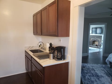 Classy Apt/Comfy Beds/25mins to ORD, MDW, DT, HOSP Apartment in Berwyn
