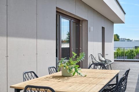 View (from property/room), Balcony/Terrace, Seating area