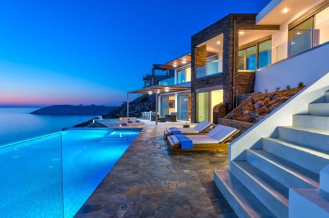 Property building, Night, Natural landscape, View (from property/room), Pool view, Sea view, Swimming pool, sunbed