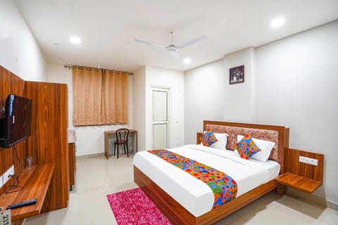 FabExpress Relax Suites Hotel in Noida