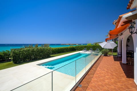 Day, Natural landscape, Pool view, Sea view, Swimming pool, sunbed