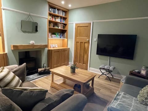 3BR Pet and Bike Friendly Cosy Haven Pass the Keys Maison in Glossop