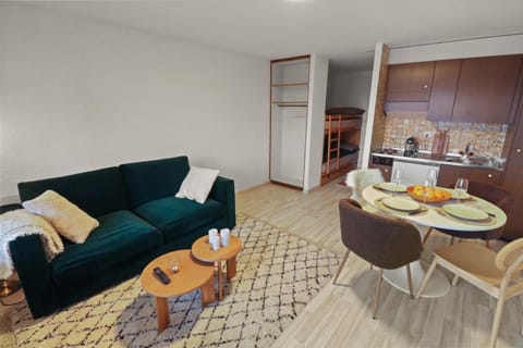 Communal lounge/ TV room, Living room, Seating area, Dining area, kitchen