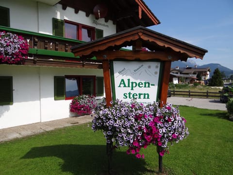 Hotel - Pension Alpenstern Alojamiento y desayuno in Schönau am Königssee