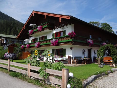 Hotel - Pension Alpenstern Übernachtung mit Frühstück in Schönau am Königssee