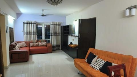 Royale Seaward Comfort Suites Bed and Breakfast in Chennai