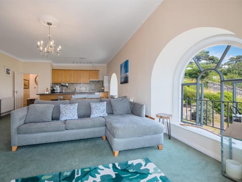 3 Bed in Aberdovey DY040 Apartment in Aberdyfi