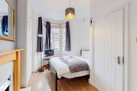 Stunning 2BDR with beautiful garden Apartment in London Borough of Southwark