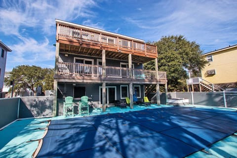 OS766L, Ohana Sunrise- Oceanside, Private Pool, Community Tennis House in Corolla