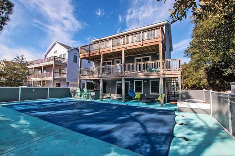 OS766L, Ohana Sunrise- Oceanside, Private Pool, Community Tennis House in Corolla