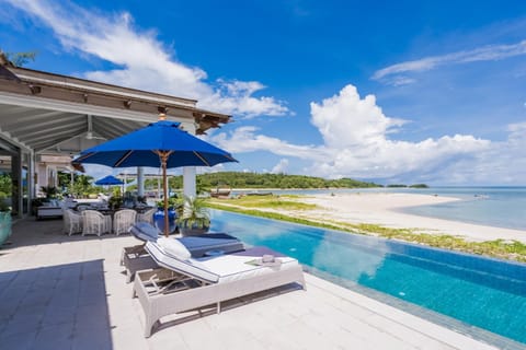 Beach, Sea view, Swimming pool, sunbed