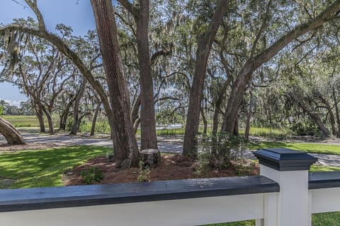 Newly Renovated LowCountry Cottage with Marsh Views - Sleeps 6 House in Beaufort