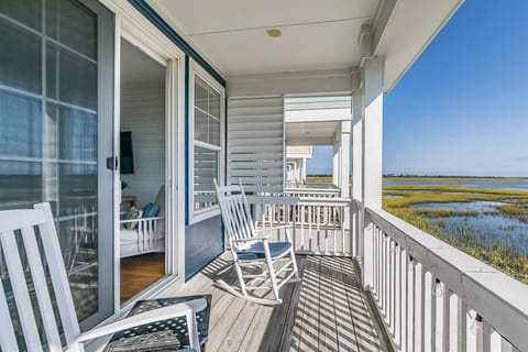 New to rental market! Overlooking marina on Fripp Island House in Fripp Island