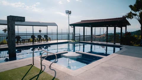 Hot Tub, Swimming pool