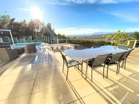 Patio, Day, Natural landscape, View (from property/room), Balcony/Terrace, Dining area, Sea view