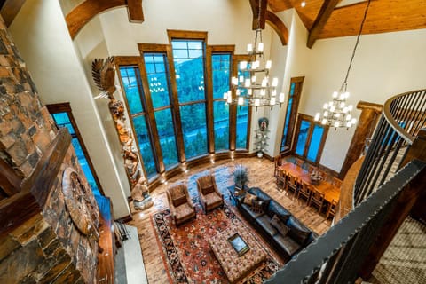 8 Bedroom Deer Valley Masterpiece with endless views. Theater hot tub game room ski-inout House in Park City