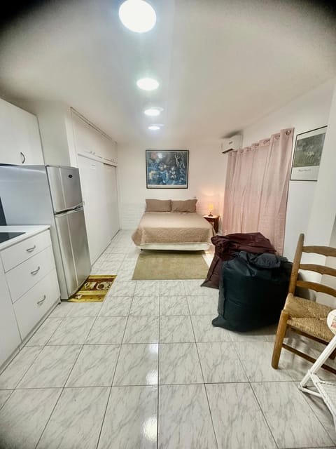 Estudio independiente, full equipo en excelente zona de Caracas Condo in Caracas