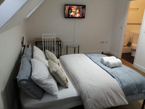 Eagle Way Apartment Bed and Breakfast in Huntingdonshire District