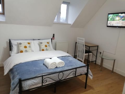 Eagle Way Apartment Bed and Breakfast in Huntingdonshire District