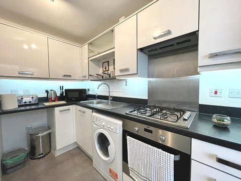 Kitchen or kitchenette, minibar, pet friendly, stove, toaster, washing machine