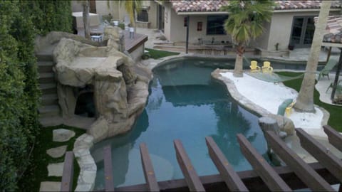 Warm Sands Villa-Moving River/Island House in Palm Springs