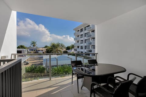 Stunning 2 Bedroom Self Contained City Apartment Apartment in Mackay