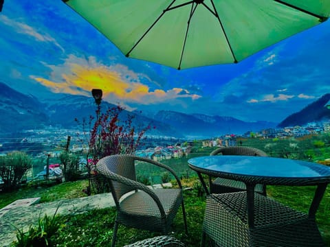 Himalayan Crescent 2 bedroom luxury independent Villas Manali Hotel in Manali