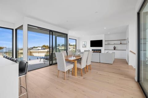 Inshore Pool Premium 99 House in Torquay