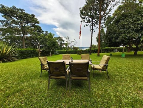 Get Away Home with Lake View Casa in Kampala