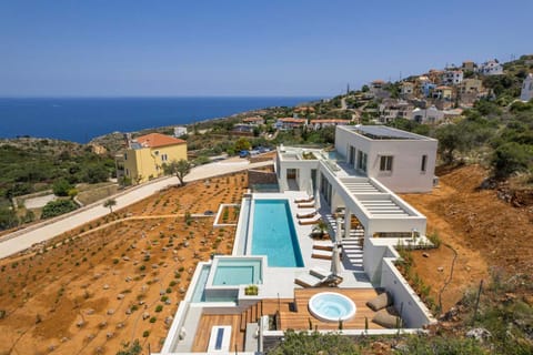 Property building, Day, Natural landscape, Bird's eye view, Pool view, Sea view, Swimming pool, sunbed